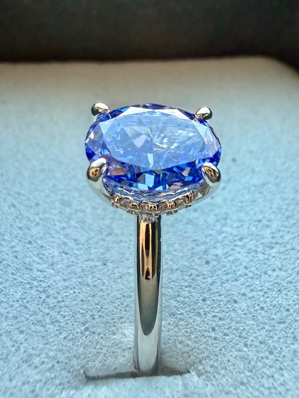 NEW! 14k White Gold Plated Tanzanite Blue Oval Solitaire Ring w/ side CZ stones